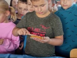 b_1024_768_0_00_images_2023_2024_Swietlica_Dzien_chleba_394545408_792096116051672_8106913004946734157_n